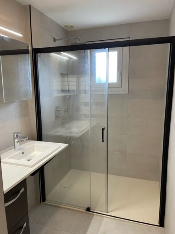 Salle de bain PMR : accessibilité et modernité