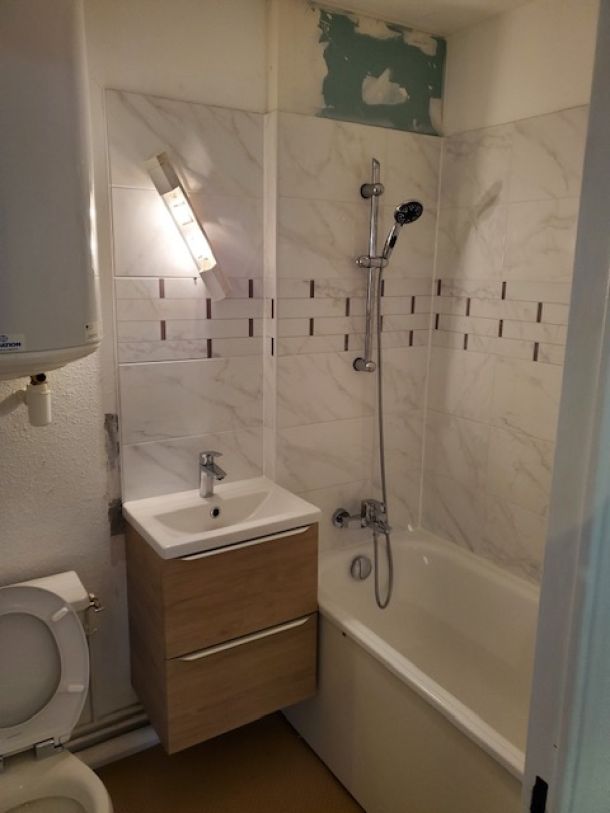 Rénovation d’une salle de bain avec douche à accès facile