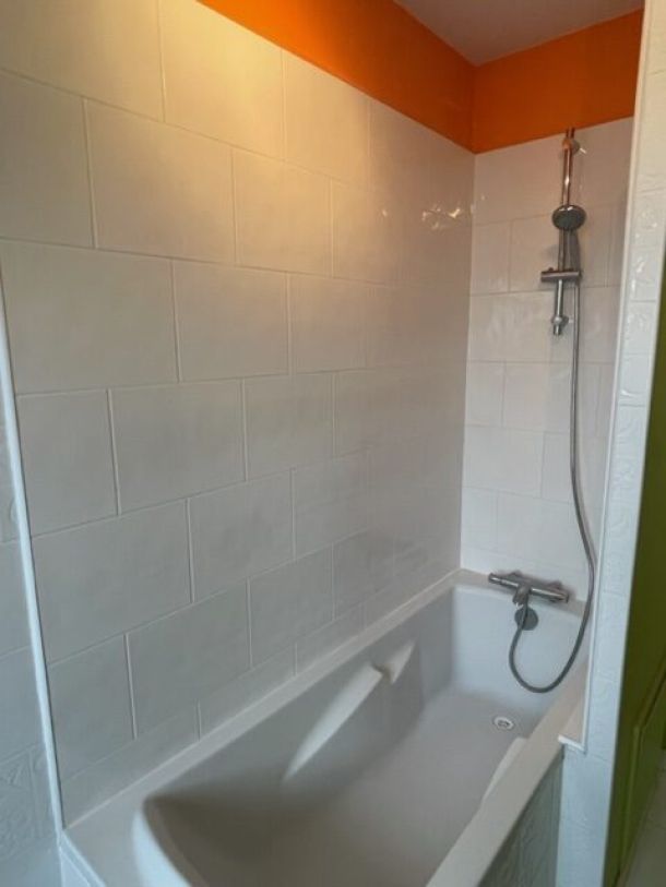 Rénovation d’une salle de bain avec douche à accès facile
