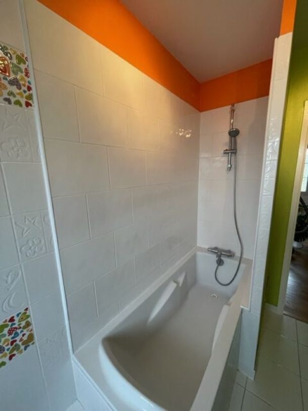 Rénovation d’une salle de bain avec douche à accès facile