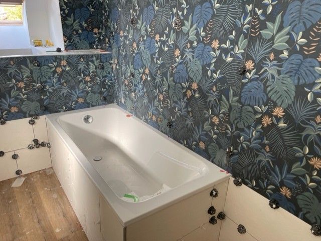 Rénovation d’une salle de bain avec carrelage à motifs